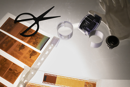 developpement-de-photos-en-plongee-en-chambre-noire 2